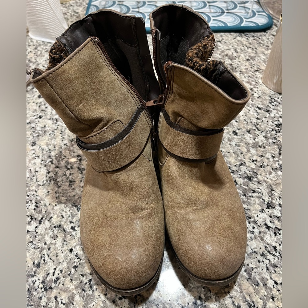 Zip up booties